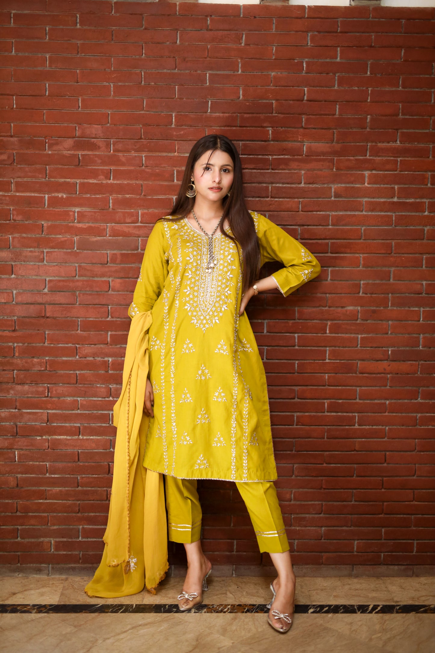 Zard Zeenat- Olive Green Gotta Embellished 3-Piece Suit with Tie-Dye Dupatta